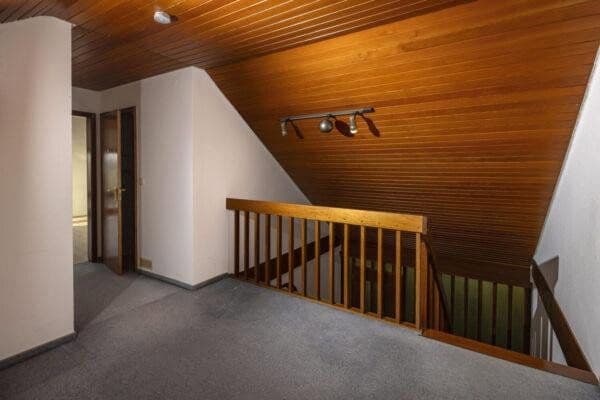 Predaj domu 260 m², pozemok 2.258 m², Gundelsheim, Bádensko-Wurttembersko Predaj domu 260 m², pozemok 2.258 m², Gundelsheim, Bádensko-Wurttembersko