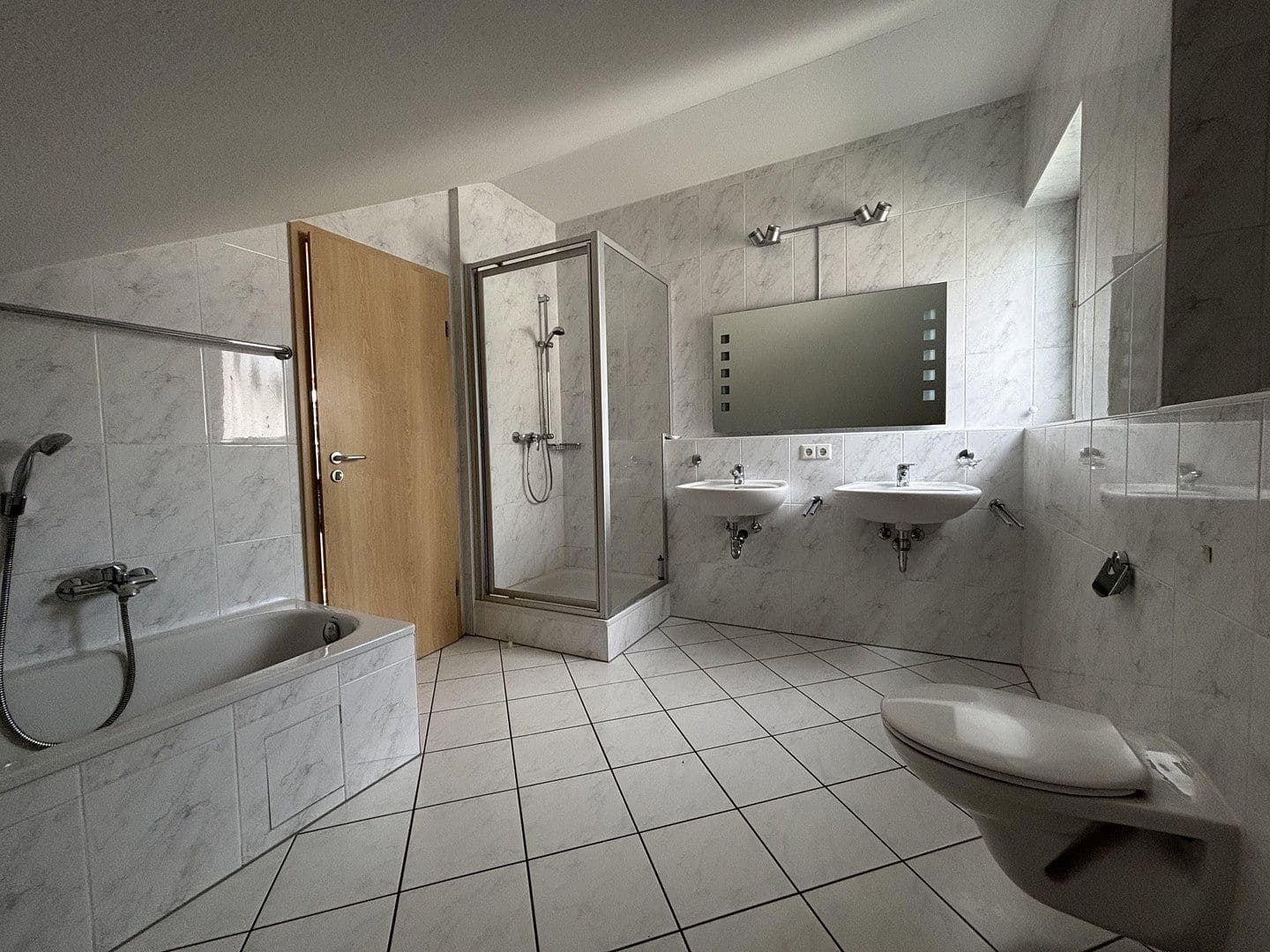 Predaj domu 120 m², pozemok 230 m², Friolzheim, Bádensko-Wurttembersko Predaj domu 120 m², pozemok 230 m², Friolzheim, Bádensko-Wurttembersko
