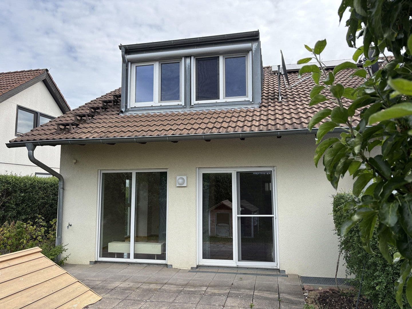 Predaj domu 120 m², pozemok 230 m², Friolzheim, Bádensko-Wurttembersko Predaj domu 120 m², pozemok 230 m², Friolzheim, Bádensko-Wurttembersko