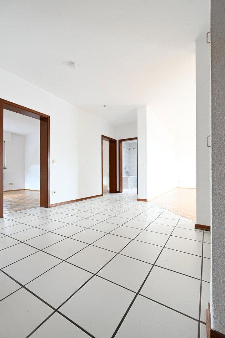 Prenájom bytu 3-izbový 110 m², Frankfurter Str. 214, Köln, Severné Porýnie - Westfálsko Prenájom bytu 3-izbový 110 m², Frankfurter Str. 214, Köln, Severné Porýnie - Westfálsko