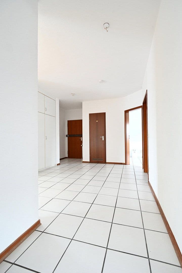 Prenájom bytu 3-izbový 110 m², Frankfurter Str. 214, Köln, Severné Porýnie - Westfálsko Prenájom bytu 3-izbový 110 m², Frankfurter Str. 214, Köln, Severné Porýnie - Westfálsko
