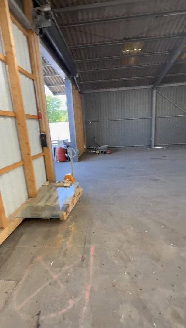 Prenájom nebytového priestoru 260 m², Ehringshausen, Hesensko Prenájom nebytového priestoru 260 m², Ehringshausen, Hesensko