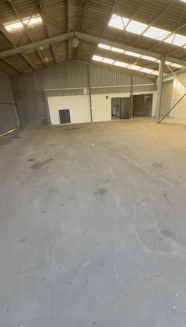 Prenájom nebytového priestoru 260 m², Ehringshausen, Hesensko Prenájom nebytového priestoru 260 m², Ehringshausen, Hesensko