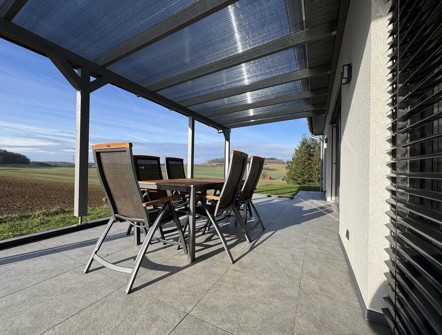 Predaj domu 150 m², pozemok 700 m², Buchen (Odenwald), Bádensko-Wurttembersko Predaj domu 150 m², pozemok 700 m², Buchen (Odenwald), Bádensko-Wurttembersko