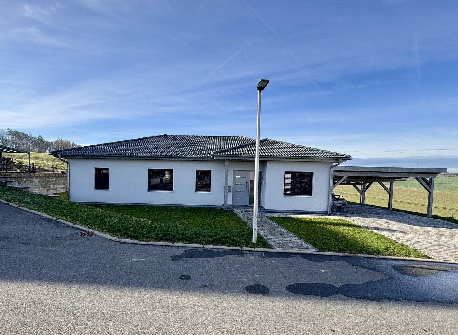Predaj domu 150 m², pozemok 700 m², Buchen (Odenwald), Bádensko-Wurttembersko Predaj domu 150 m², pozemok 700 m², Buchen (Odenwald), Bádensko-Wurttembersko