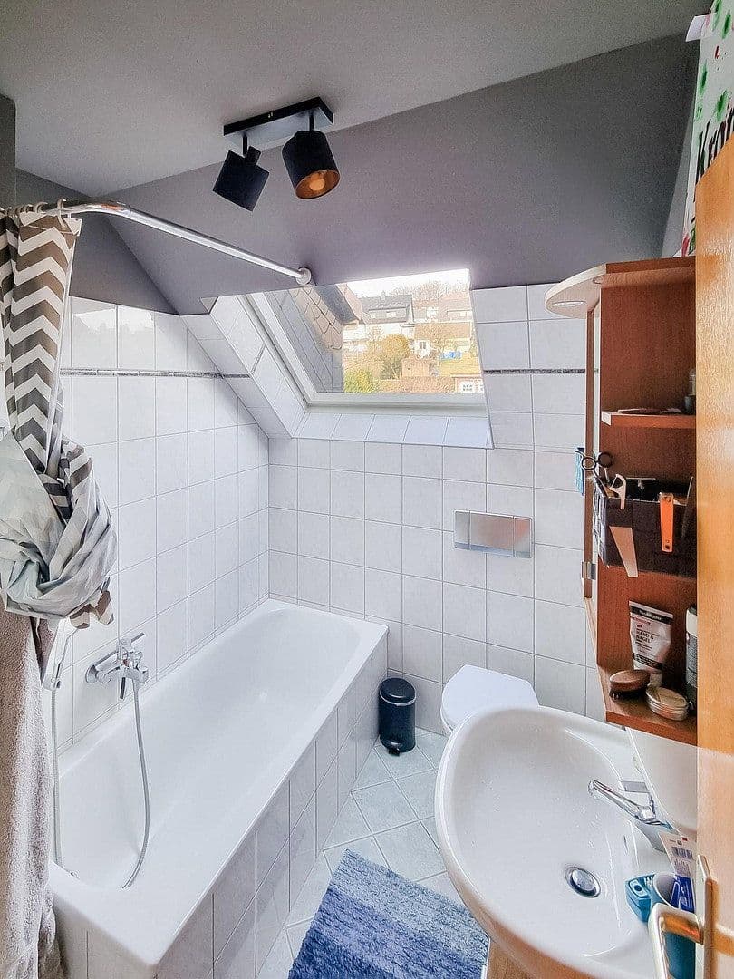 Prenájom bytu 3-izbový 48 m², Unterer Worthhagen 28, Lüdenscheid, Severné Porýnie - Westfálsko Prenájom bytu 3-izbový 48 m², Unterer Worthhagen 28, Lüdenscheid, Severné Porýnie - Westfálsko