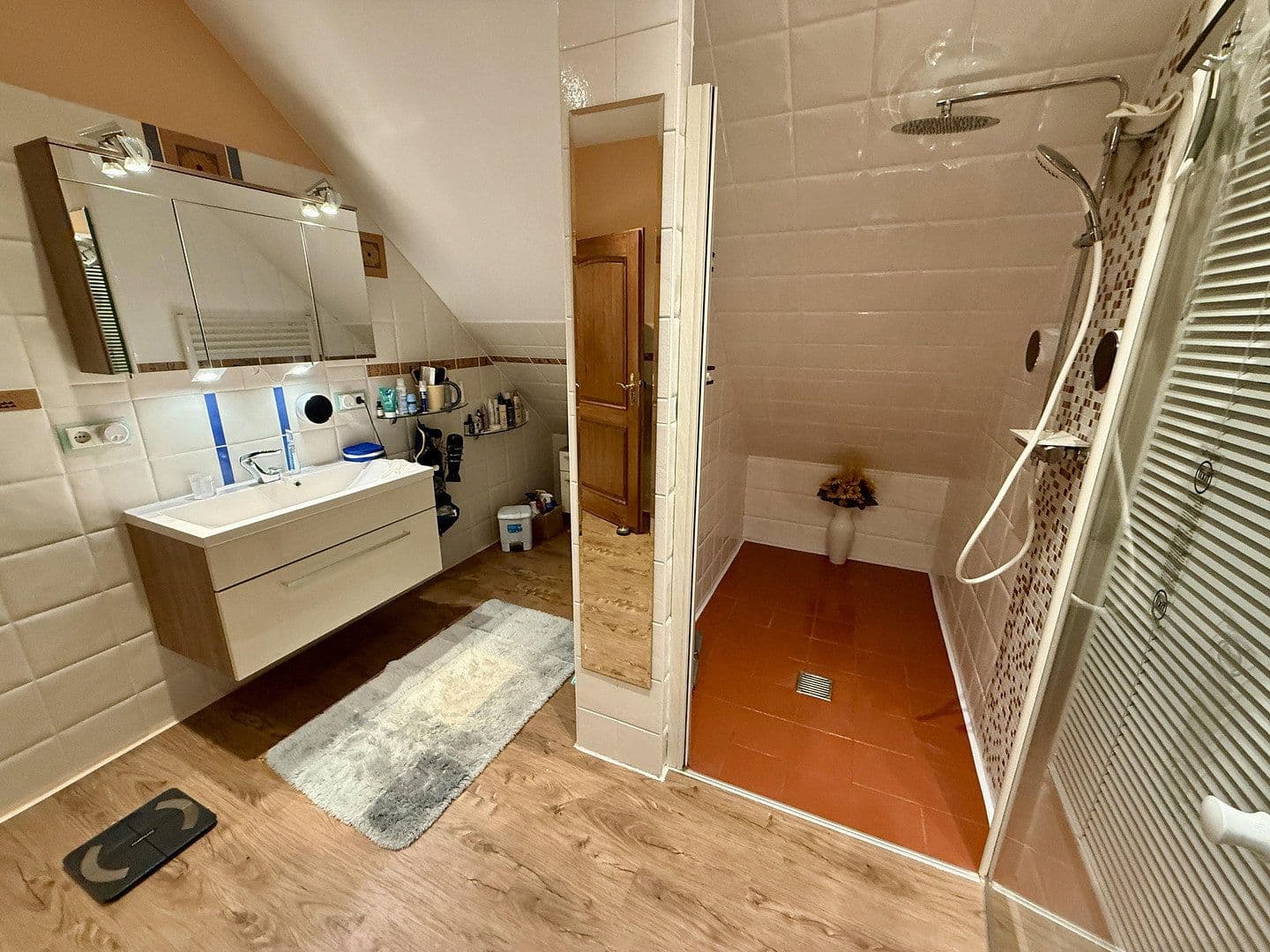 Predaj domu 420 m², pozemok 6.978 m², Kremmen, Brandenbursko Predaj domu 420 m², pozemok 6.978 m², Kremmen, Brandenbursko