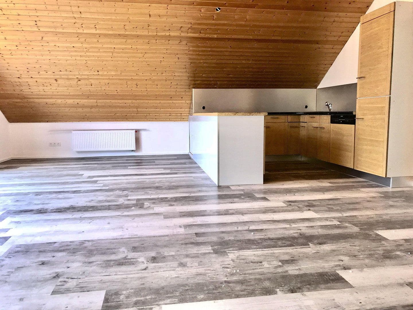 Prenájom bytu 3-izbový 60 m², Albstadt, Bádensko-Wurttembersko Prenájom bytu 3-izbový 60 m², Albstadt, Bádensko-Wurttembersko
