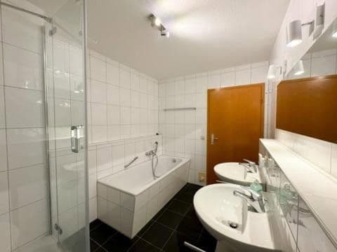 Prenájom bytu 7-izbový 12 m², Hasengraten 17, Leinfelden-Echterdingen, Bádensko-Wurttembersko Prenájom bytu 7-izbový 12 m², Hasengraten 17, Leinfelden-Echterdingen, Bádensko-Wurttembersko