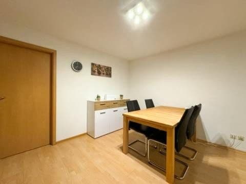 Prenájom bytu 7-izbový 12 m², Hasengraten 17, Leinfelden-Echterdingen, Bádensko-Wurttembersko Prenájom bytu 7-izbový 12 m², Hasengraten 17, Leinfelden-Echterdingen, Bádensko-Wurttembersko