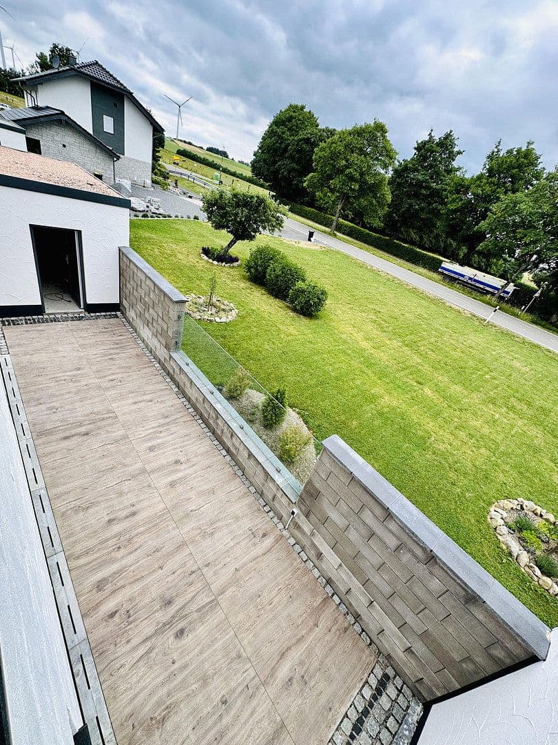 Prenájom domu 145 m², pozemok 475 m², Höfener Str. 23c, Schleiden, Severné Porýnie - Westfálsko Prenájom domu 145 m², pozemok 475 m², Höfener Str. 23c, Schleiden, Severné Porýnie - Westfálsko