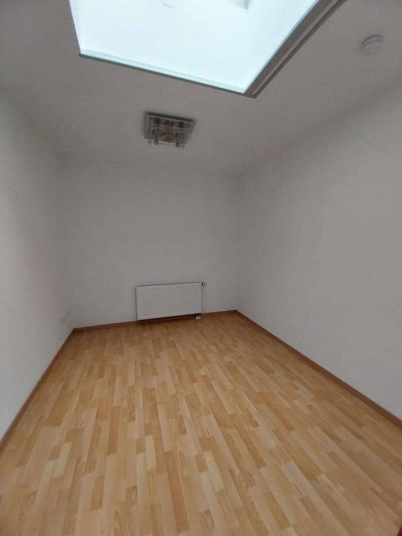 Prenájom bytu 4-izbový 145 m², Rosenbergstraße 37 A, Stuttgart, Bádensko-Wurttembersko Prenájom bytu 4-izbový 145 m², Rosenbergstraße 37 A, Stuttgart, Bádensko-Wurttembersko