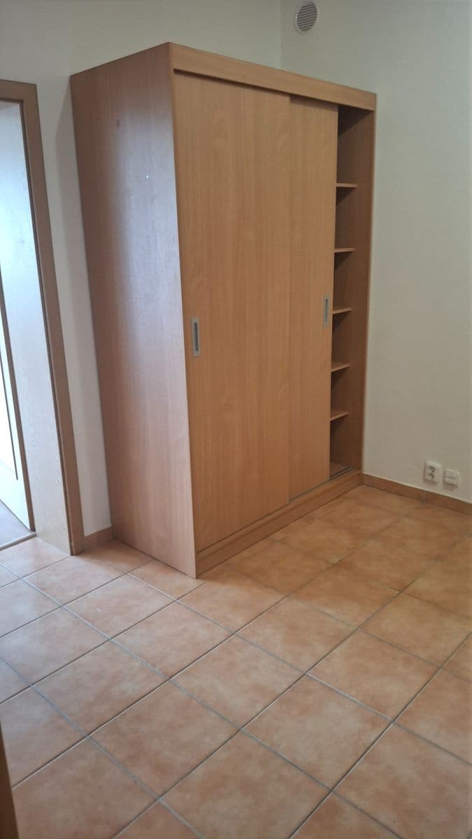 Prenájom bytu 1-izbový 50 m², Platanová, Litoměřice, Ústecký kraj Prenájom bytu 1-izbový 50 m², Platanová, Litoměřice, Ústecký kraj