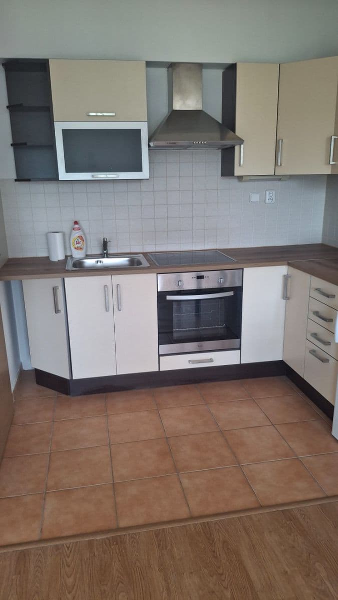 Prenájom bytu 1-izbový 50 m², Platanová, Litoměřice, Ústecký kraj Prenájom bytu 1-izbový 50 m², Platanová, Litoměřice, Ústecký kraj