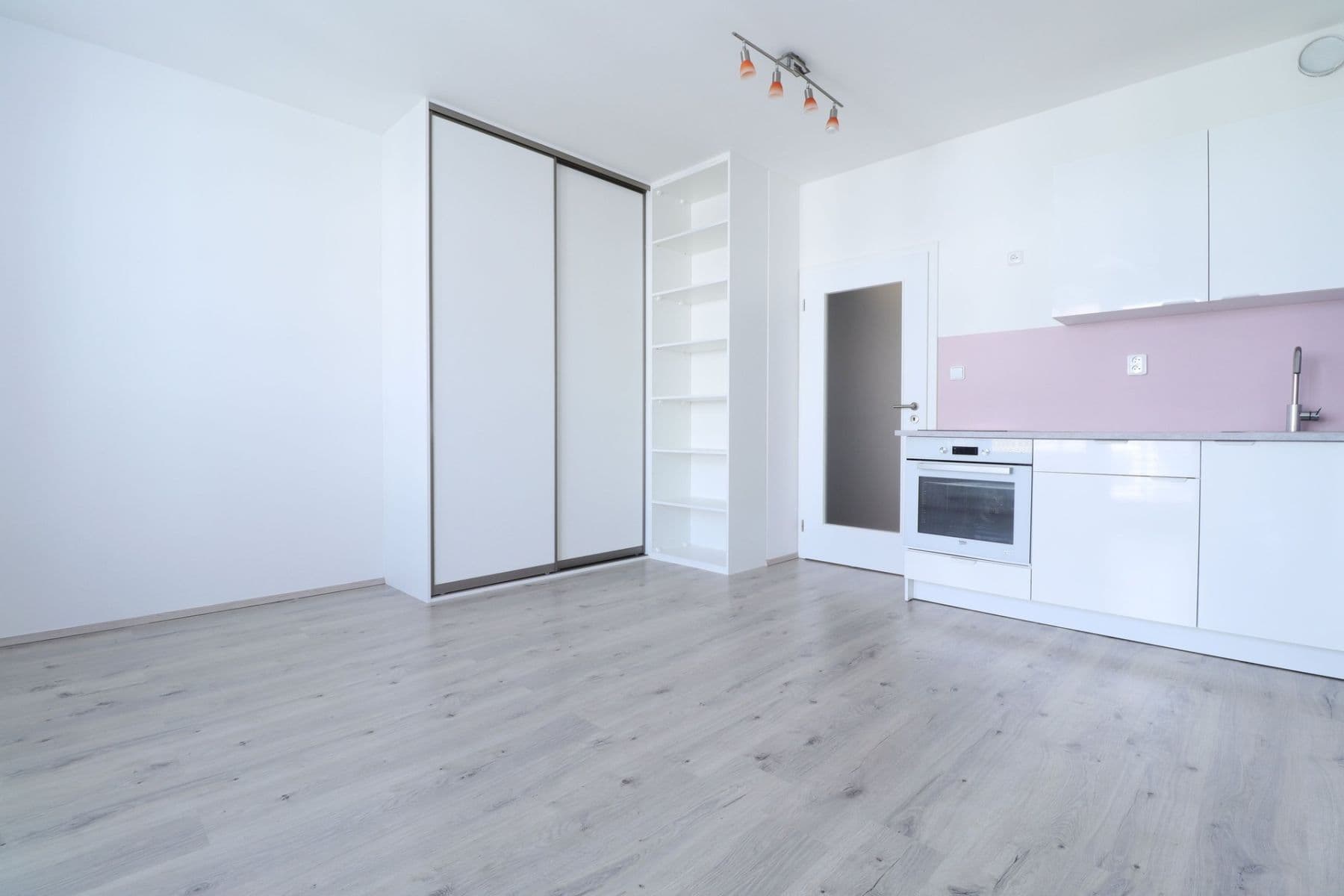 Prenájom bytu 1-izbový 28 m², Honzíkova, Praha, Praha Prenájom bytu 1-izbový 28 m², Honzíkova, Praha, Praha