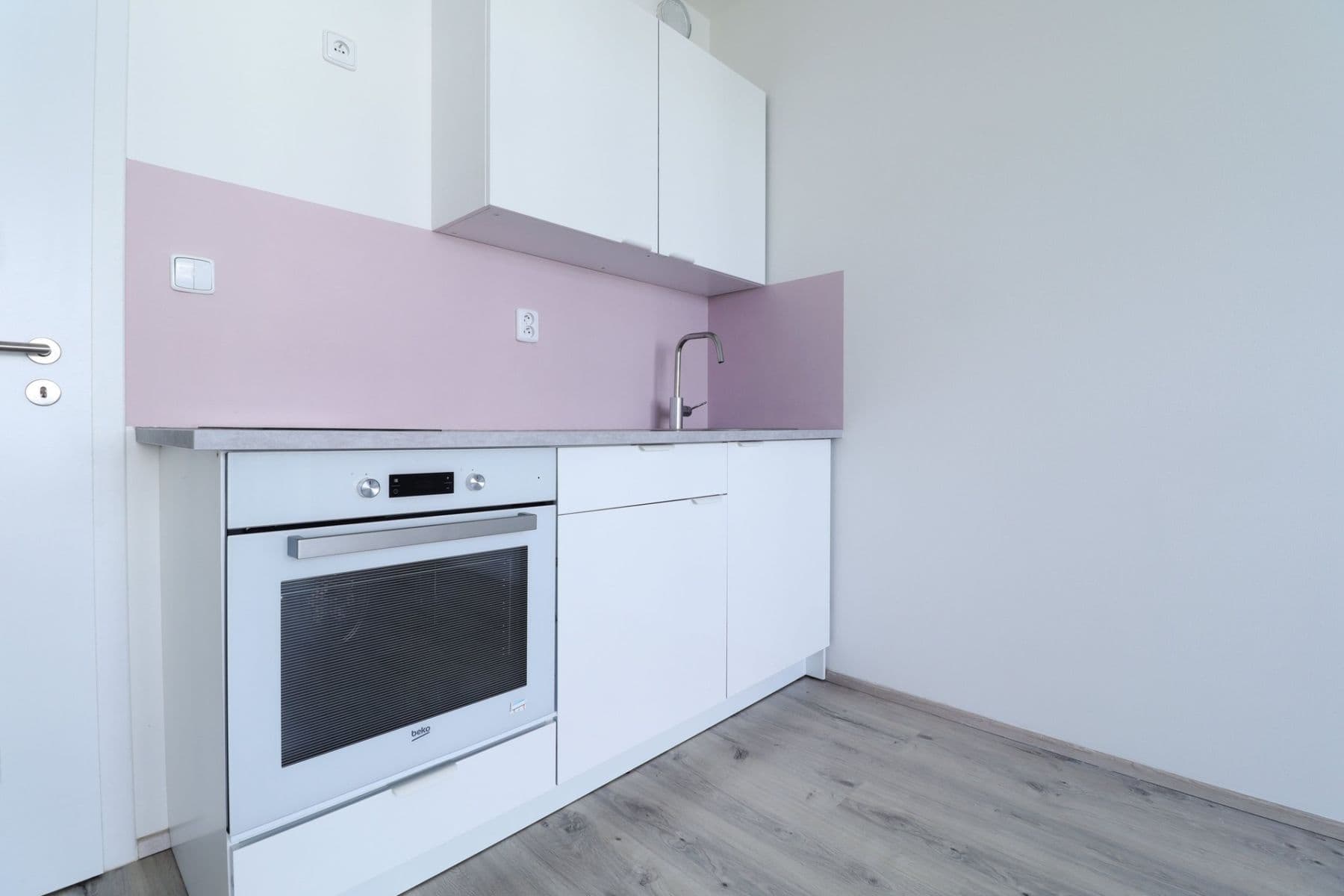 Prenájom bytu 1-izbový 28 m², Honzíkova, Praha, Praha Prenájom bytu 1-izbový 28 m², Honzíkova, Praha, Praha