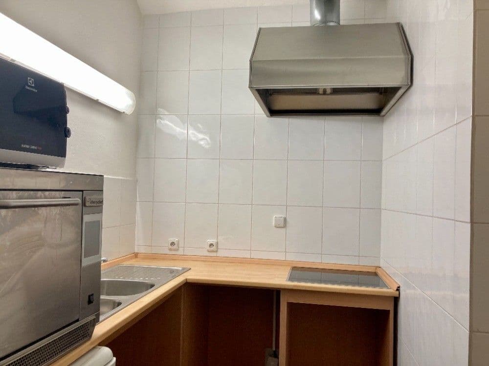 Prenájom nebytového priestoru 89 m², Havlíčkovo náměstí, Praha, Praha Prenájom nebytového priestoru 89 m², Havlíčkovo náměstí, Praha, Praha