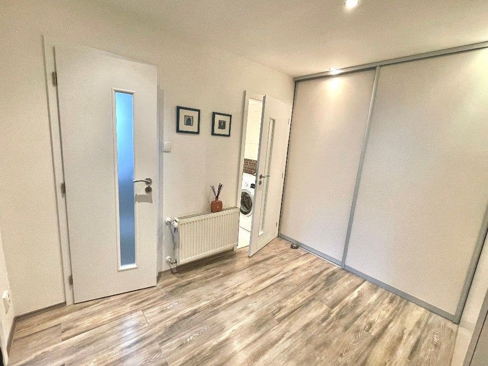 Prenájom bytu 1-izbový 35 m², Limuzská, Praha, Praha Prenájom bytu 1-izbový 35 m², Limuzská, Praha, Praha