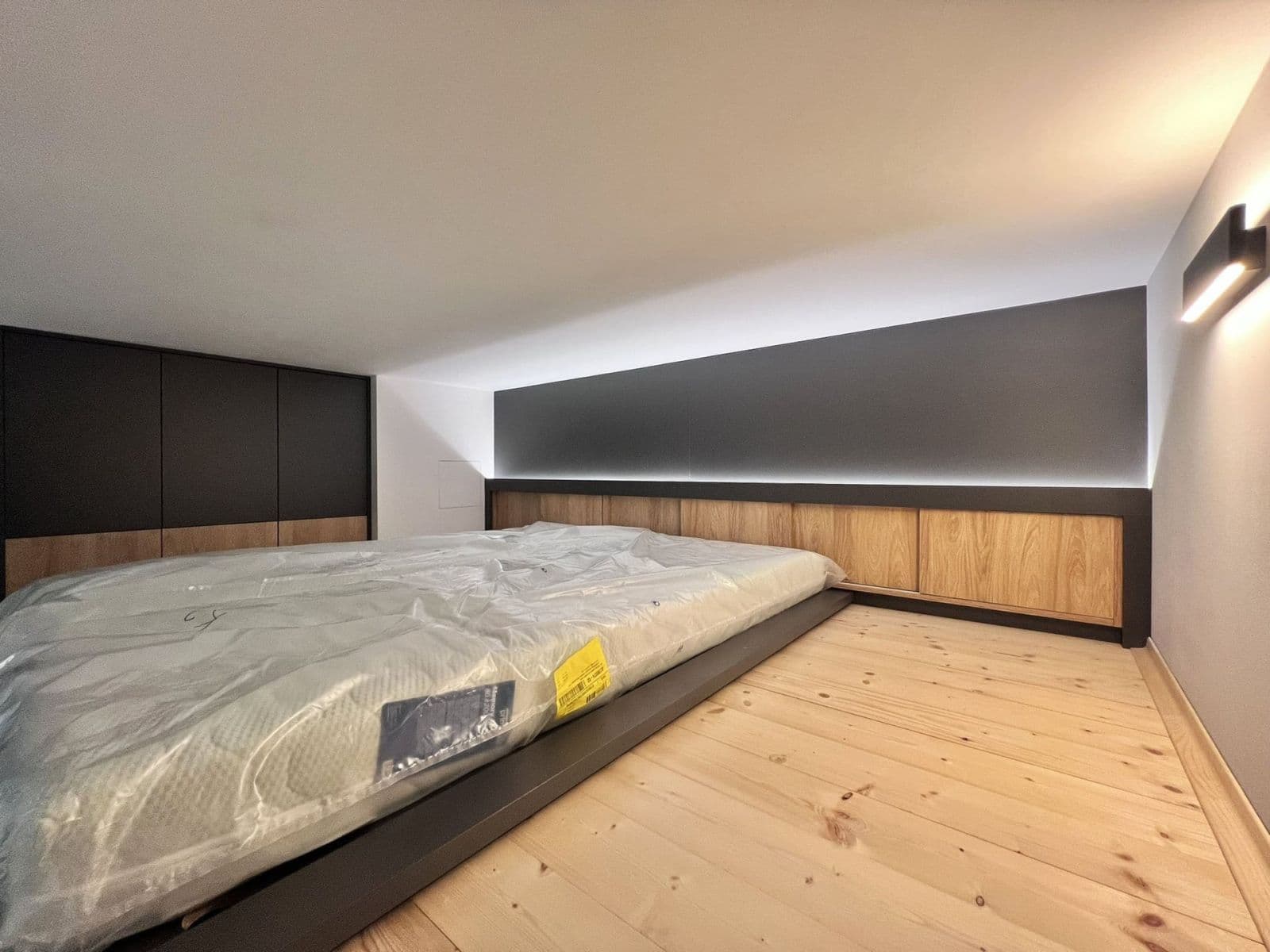 Prenájom bytu 1-izbový 41 m², Tusarova, Praha, Praha Prenájom bytu 1-izbový 41 m², Tusarova, Praha, Praha