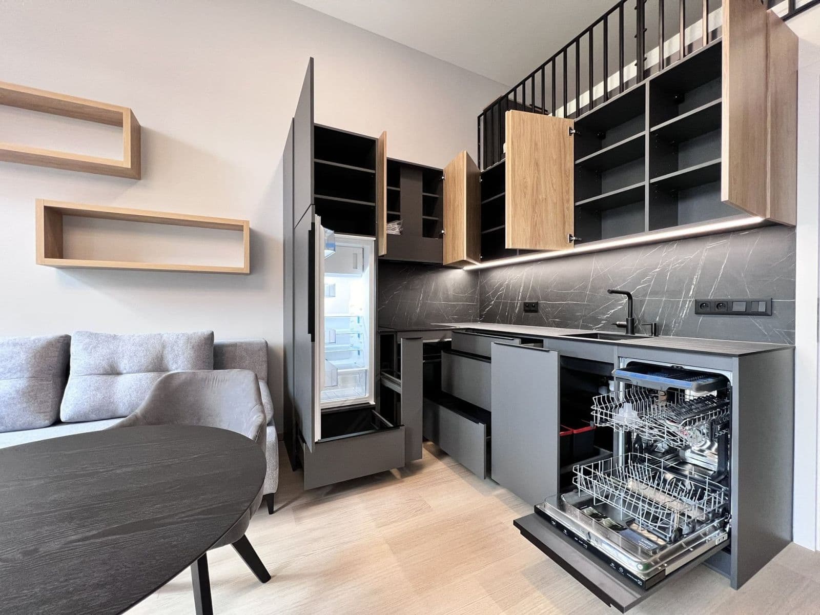 Prenájom bytu 1-izbový 41 m², Tusarova, Praha, Praha Prenájom bytu 1-izbový 41 m², Tusarova, Praha, Praha