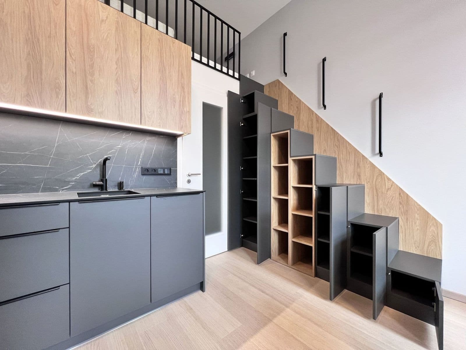Prenájom bytu 1-izbový 41 m², Tusarova, Praha, Praha Prenájom bytu 1-izbový 41 m², Tusarova, Praha, Praha
