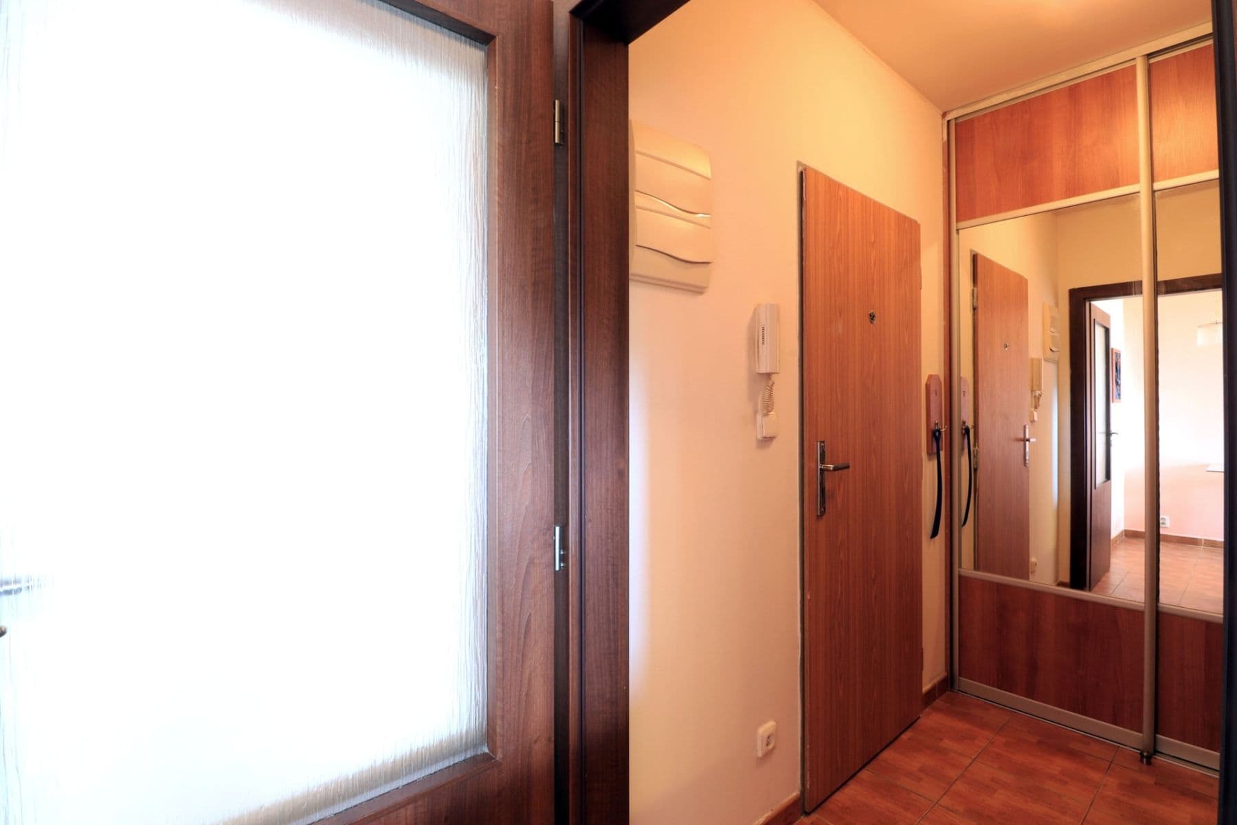 Prenájom bytu 1-izbový 32 m², V Honech, Klecany, Středočeský kraj Prenájom bytu 1-izbový 32 m², V Honech, Klecany, Středočeský kraj