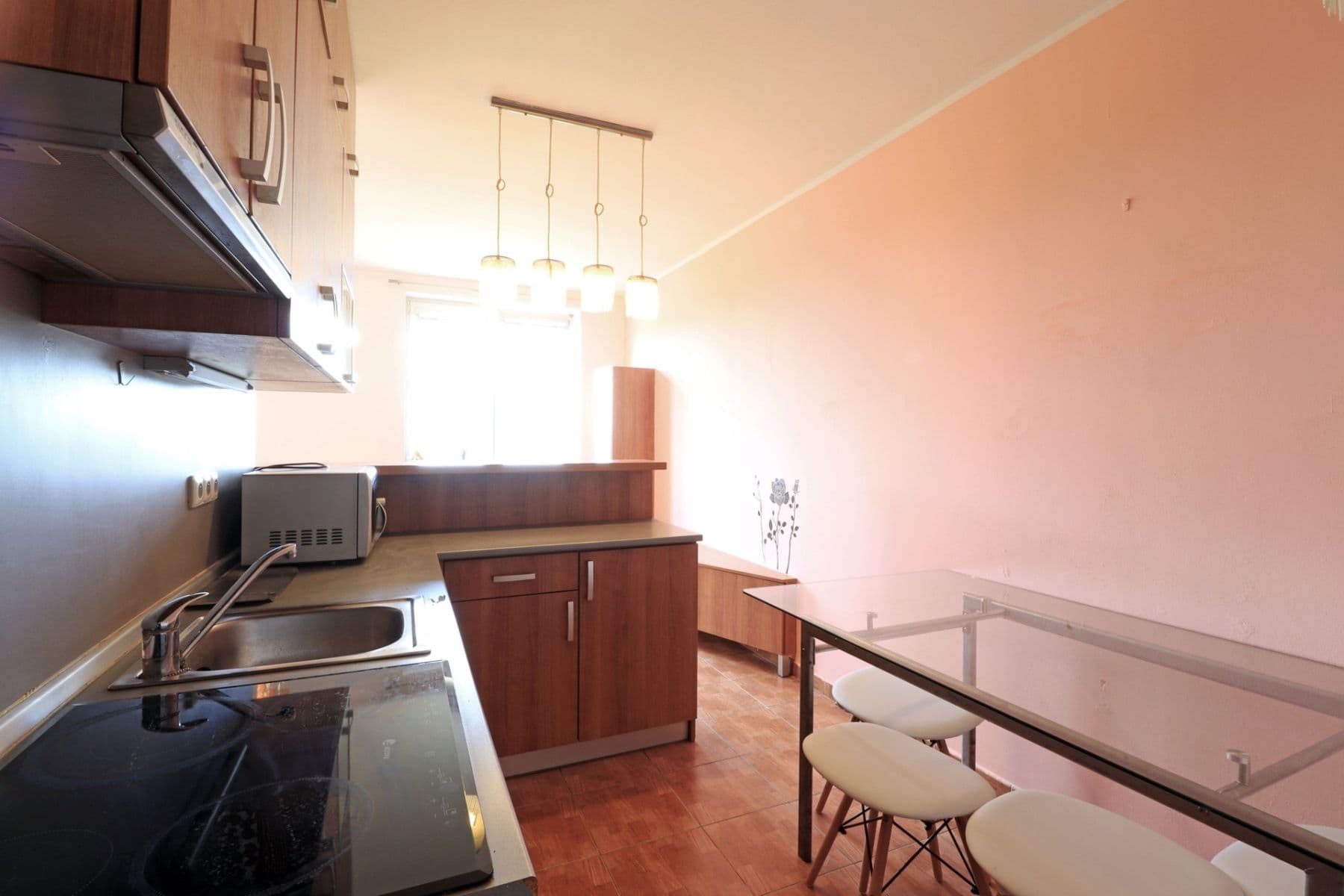 Prenájom bytu 1-izbový 32 m², V Honech, Klecany, Středočeský kraj Prenájom bytu 1-izbový 32 m², V Honech, Klecany, Středočeský kraj