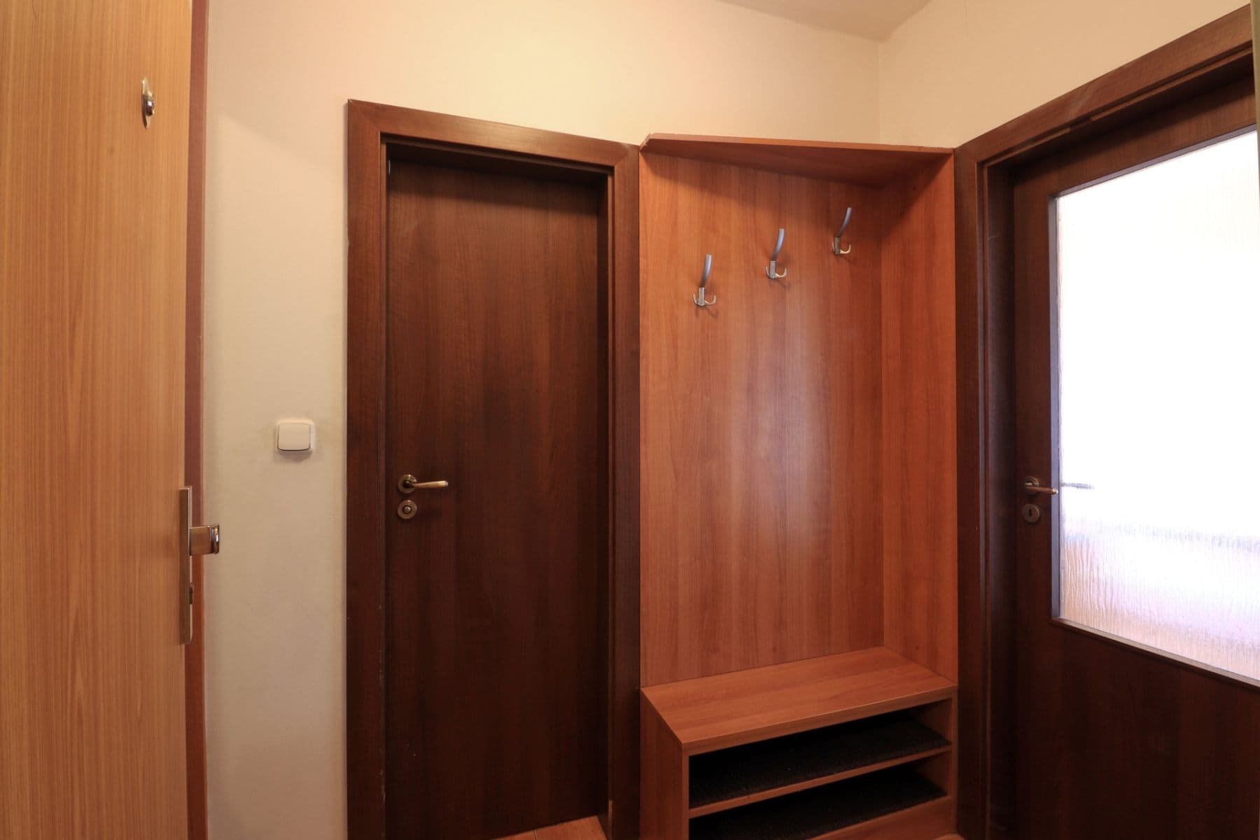 Prenájom bytu 1-izbový 32 m², V Honech, Klecany, Středočeský kraj Prenájom bytu 1-izbový 32 m², V Honech, Klecany, Středočeský kraj