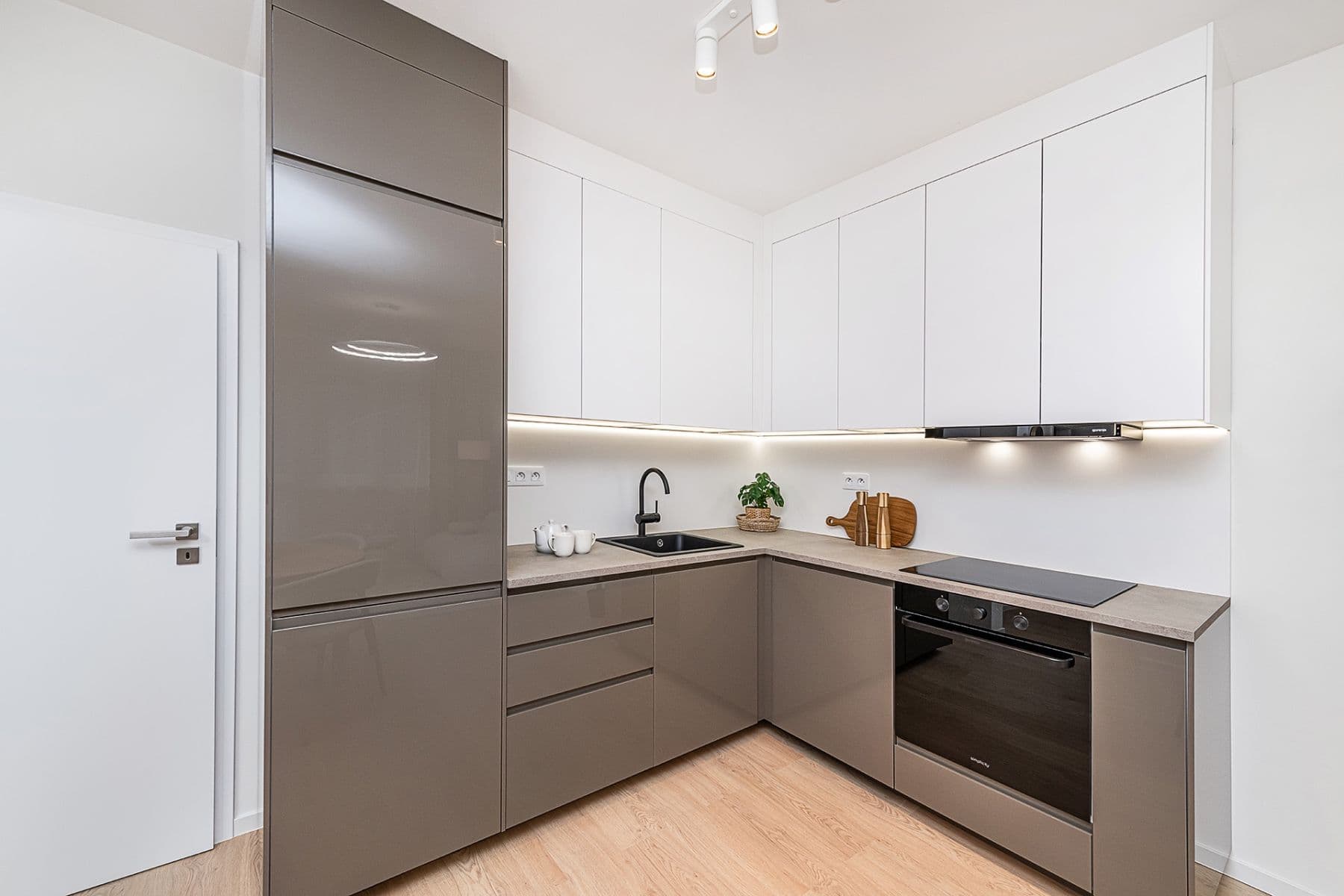 Predaj bytu 3-izbový 57 m², K Lučinám, Praha, Praha Predaj bytu 3-izbový 57 m², K Lučinám, Praha, Praha