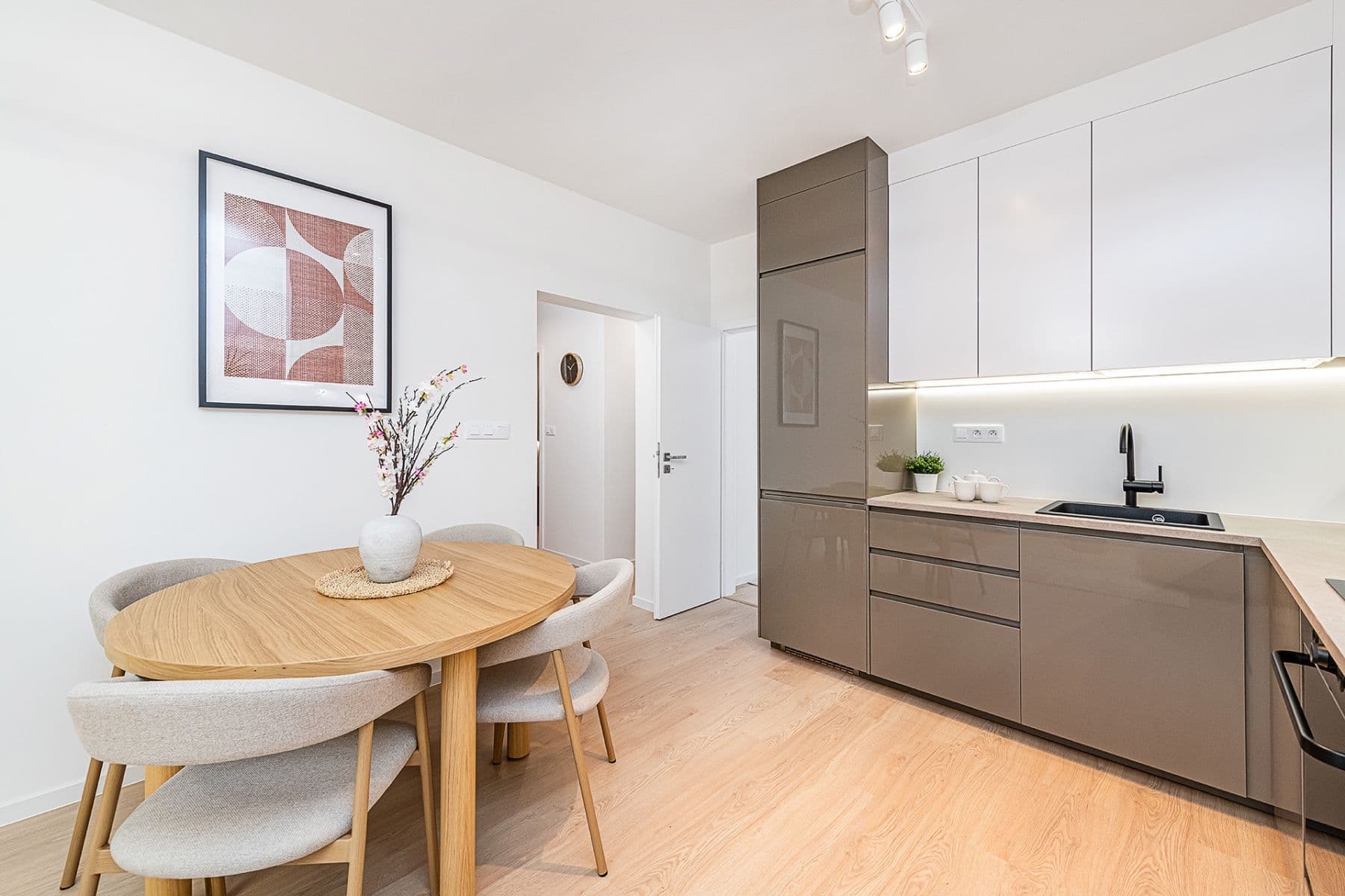 Predaj bytu 3-izbový 57 m², K Lučinám, Praha, Praha Predaj bytu 3-izbový 57 m², K Lučinám, Praha, Praha