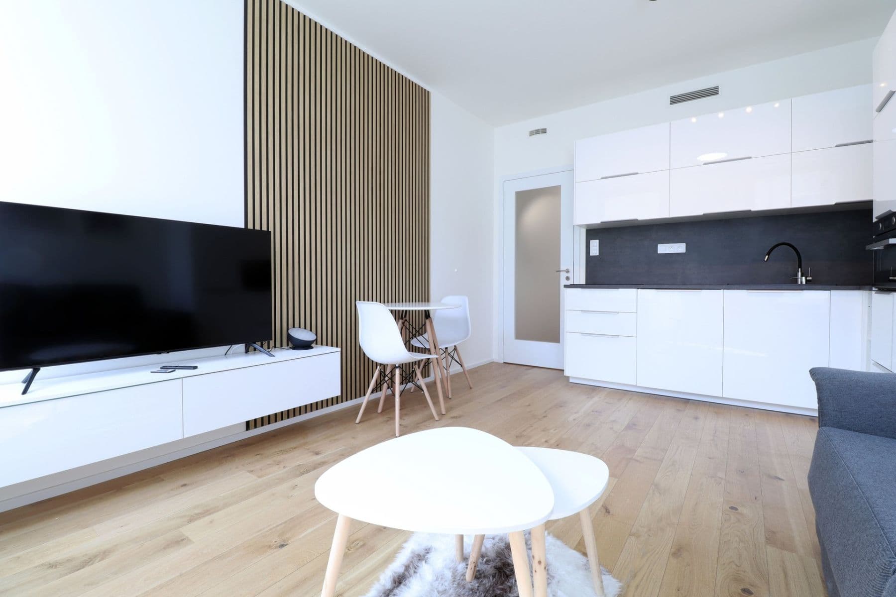 Prenájom bytu 1-izbový 29 m², Nádražní, Praha, Praha Prenájom bytu 1-izbový 29 m², Nádražní, Praha, Praha