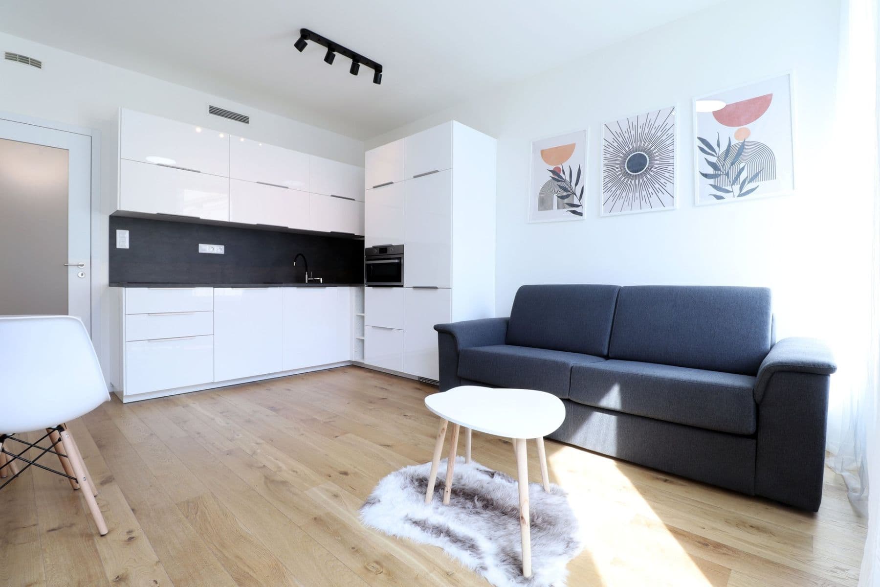 Prenájom bytu 1-izbový 29 m², Nádražní, Praha, Praha Prenájom bytu 1-izbový 29 m², Nádražní, Praha, Praha