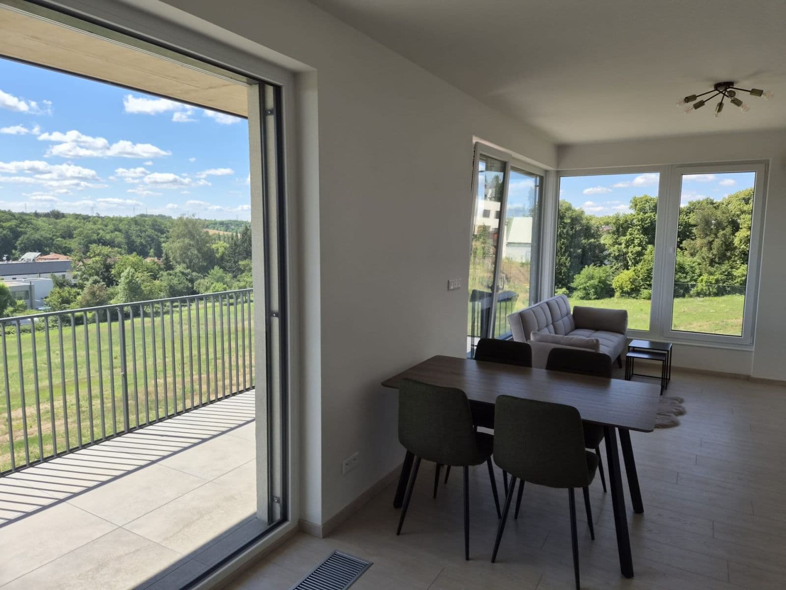 Prenájom bytu 3-izbový 74 m², Jáchymovská, Praha, Praha Prenájom bytu 3-izbový 74 m², Jáchymovská, Praha, Praha