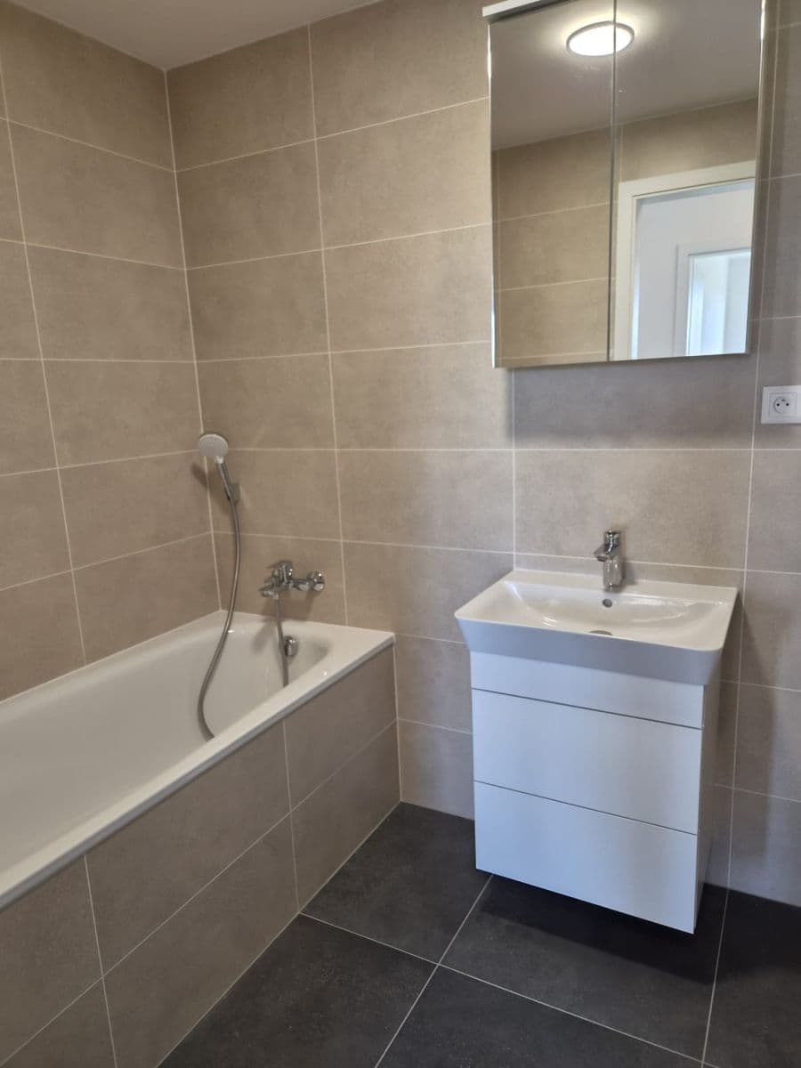 Prenájom bytu 3-izbový 74 m², Jáchymovská, Praha, Praha Prenájom bytu 3-izbový 74 m², Jáchymovská, Praha, Praha