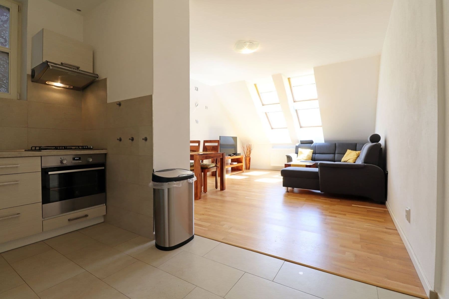 Prenájom bytu 2-izbový 55 m², Hájkova, Praha, Praha Prenájom bytu 2-izbový 55 m², Hájkova, Praha, Praha