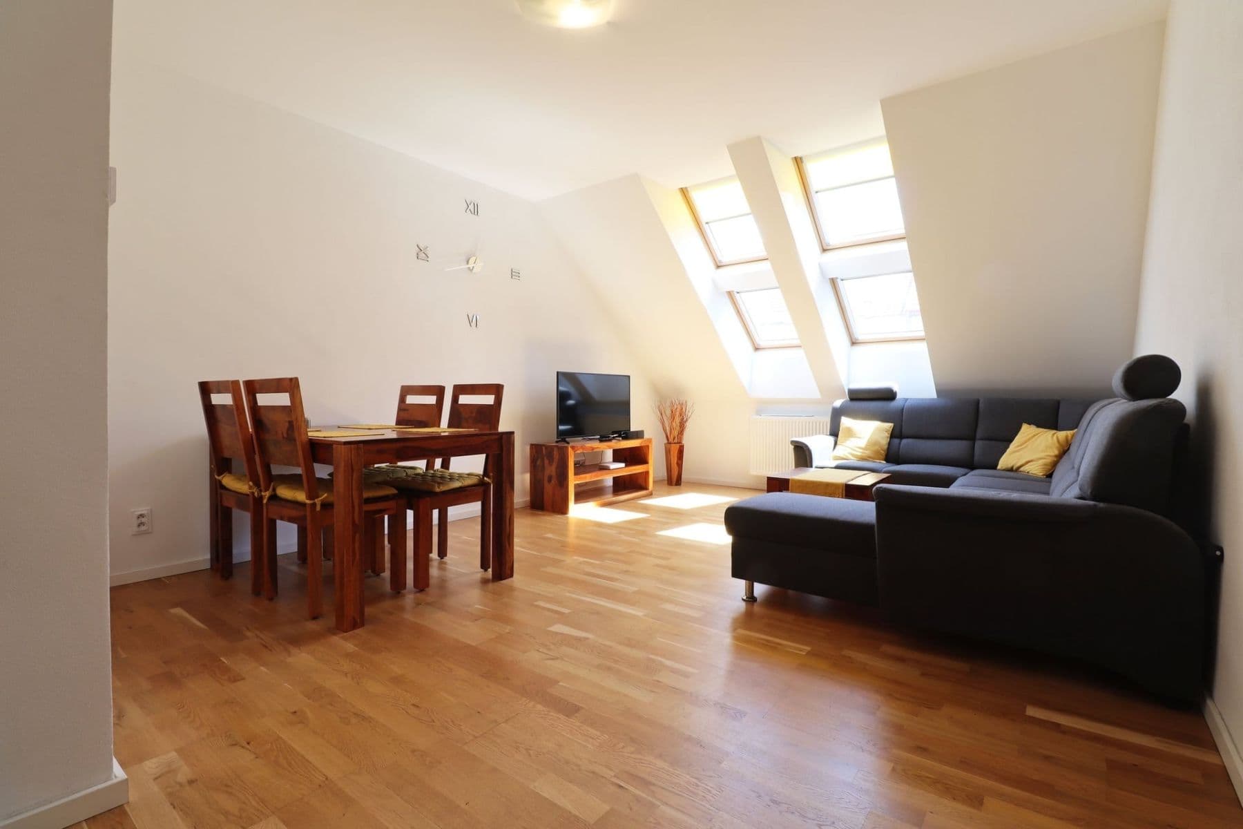Prenájom bytu 2-izbový 55 m², Hájkova, Praha, Praha Prenájom bytu 2-izbový 55 m², Hájkova, Praha, Praha