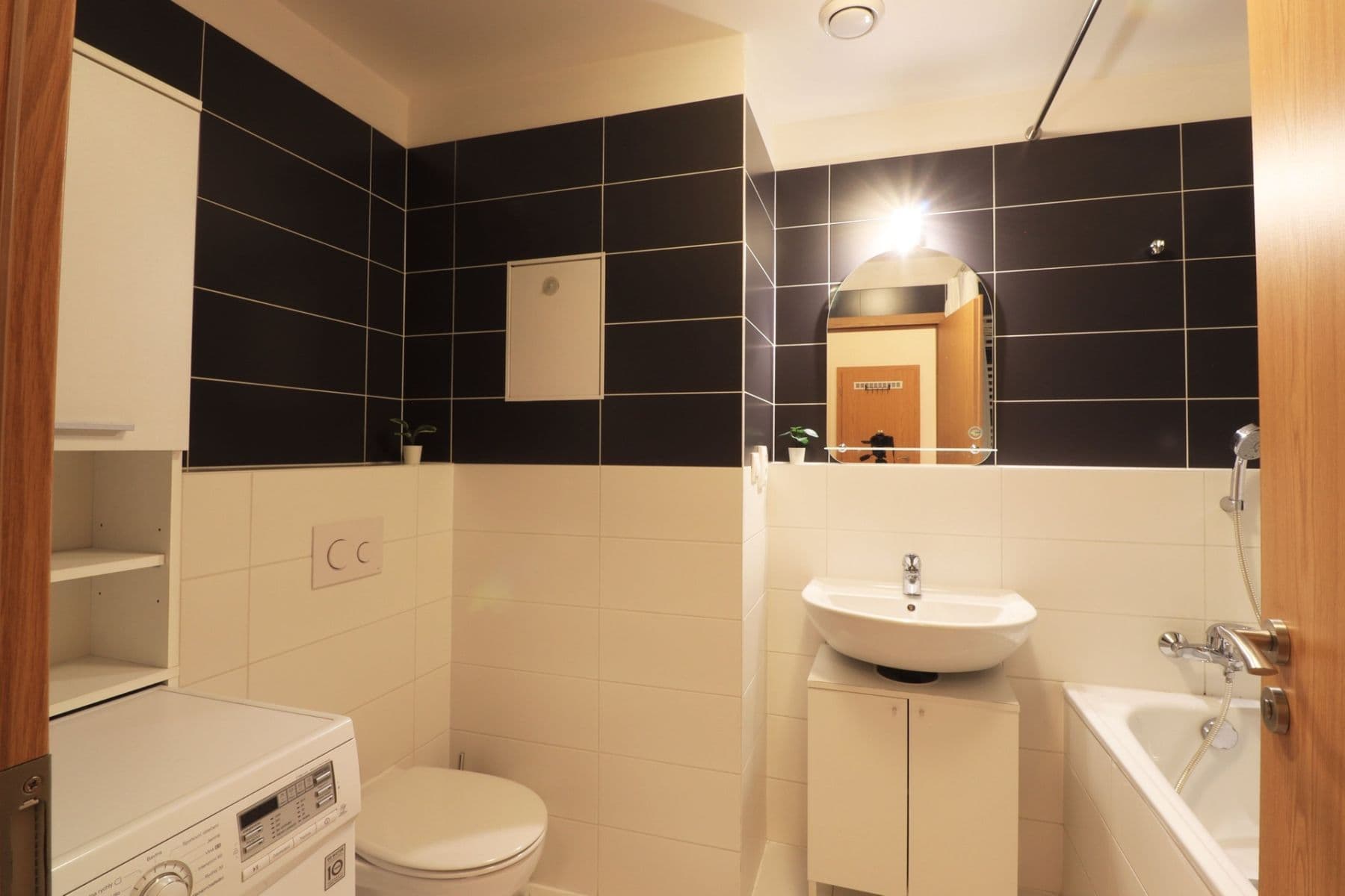 Prenájom bytu 2-izbový 56 m², Březenská, Praha, Praha Prenájom bytu 2-izbový 56 m², Březenská, Praha, Praha