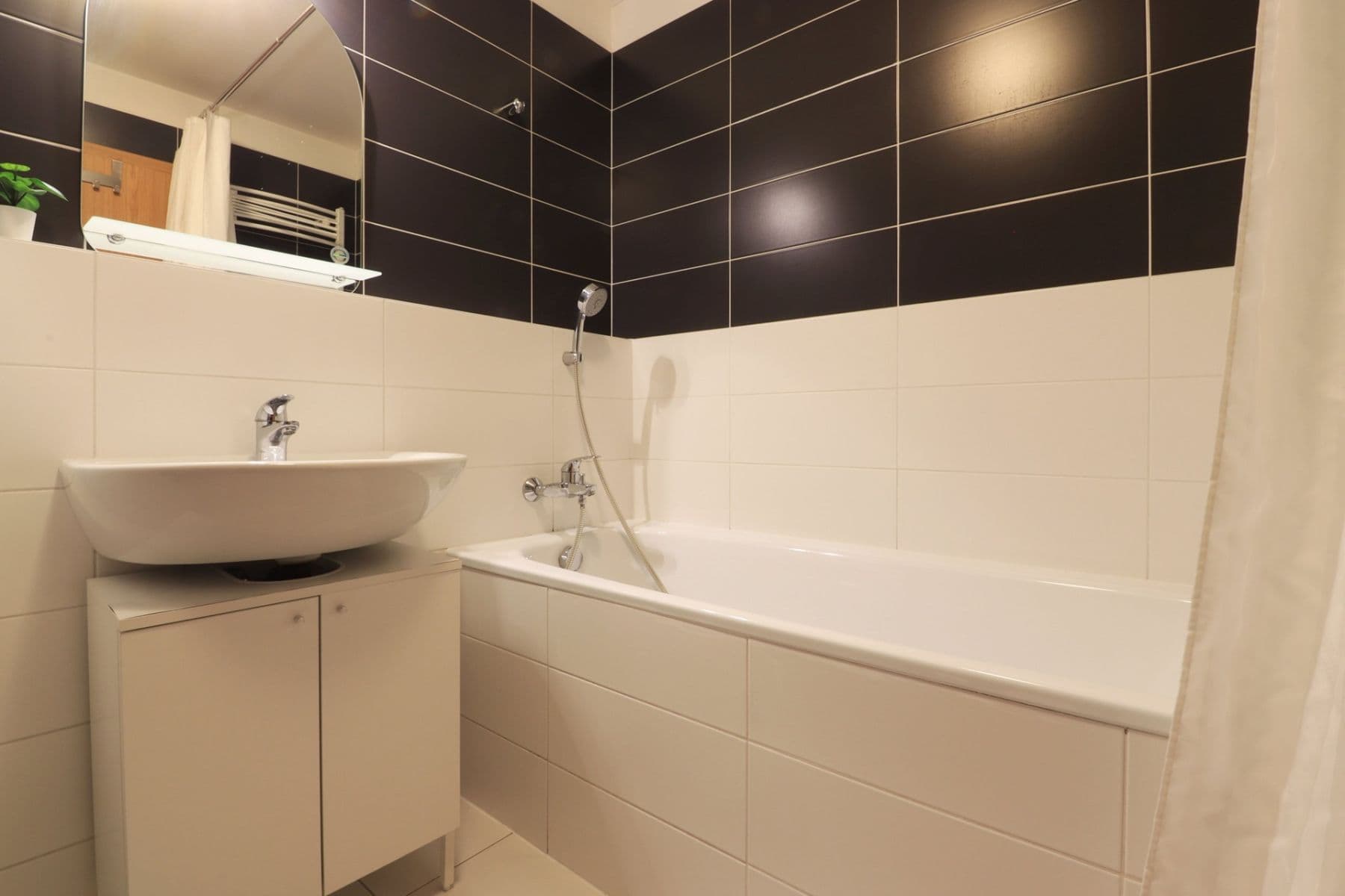 Prenájom bytu 2-izbový 56 m², Březenská, Praha, Praha Prenájom bytu 2-izbový 56 m², Březenská, Praha, Praha