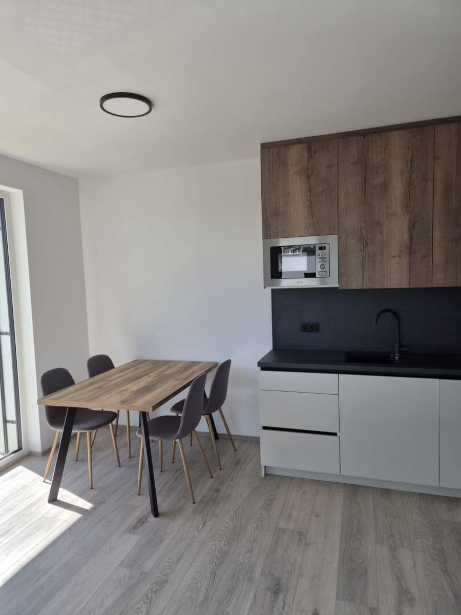 Prenájom bytu 3-izbový 73 m², Blažimská, Praha, Praha Prenájom bytu 3-izbový 73 m², Blažimská, Praha, Praha