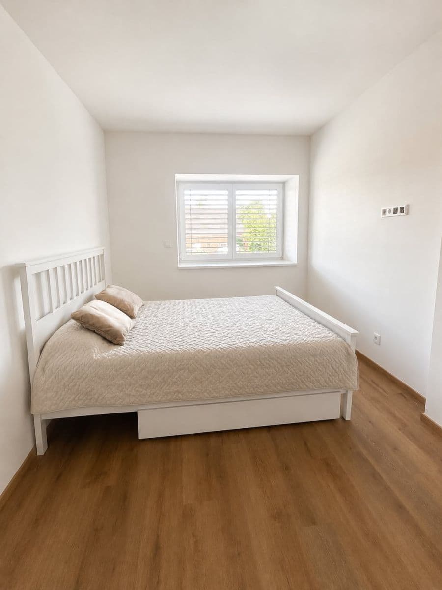 Prenájom bytu 2-izbový 56 m², Rostěnice-Zvonovice, Jihomoravský kraj Prenájom bytu 2-izbový 56 m², Rostěnice-Zvonovice, Jihomoravský kraj