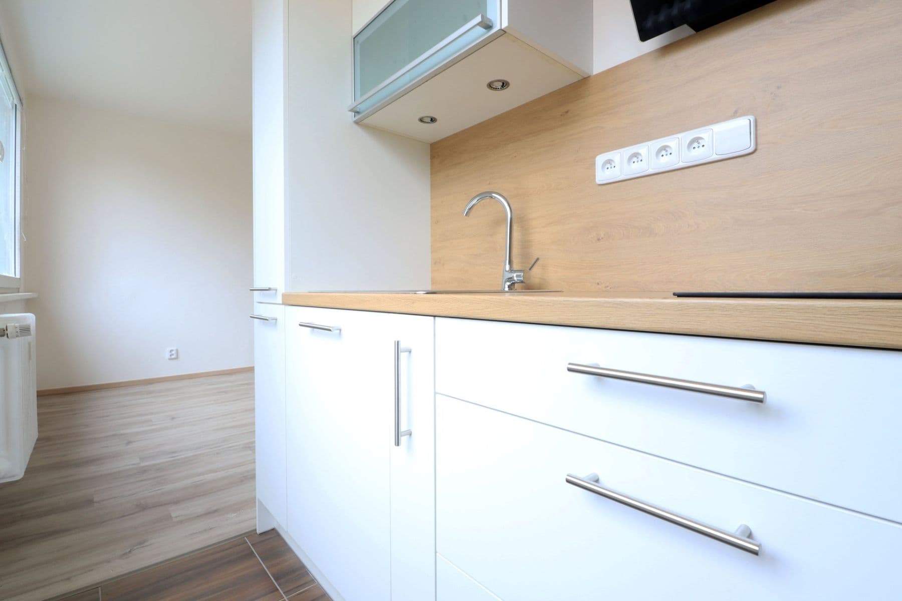 Prenájom bytu 1-izbový 27 m², Ostravská, Kladno, Středočeský kraj Prenájom bytu 1-izbový 27 m², Ostravská, Kladno, Středočeský kraj