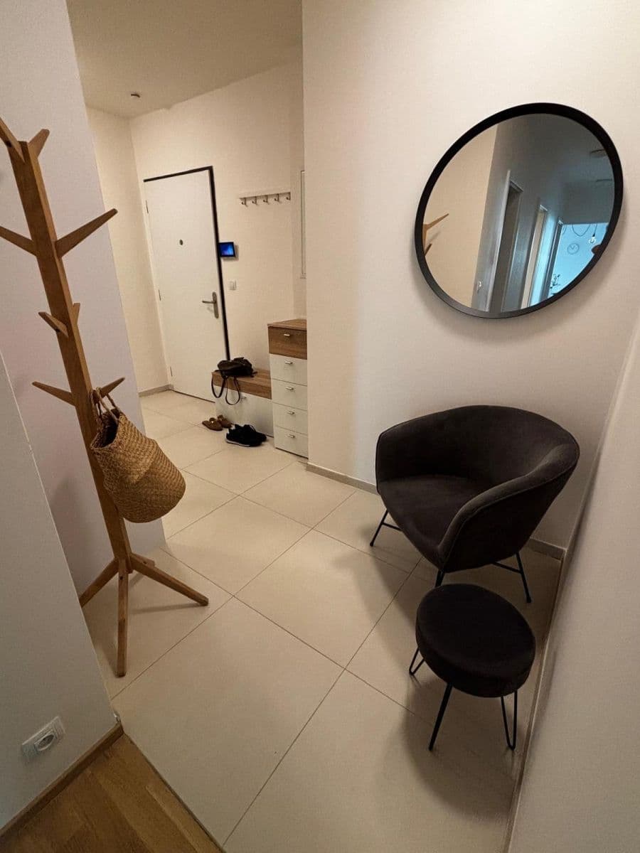 Prenájom bytu 3-izbový 104 m², Nuselská, Praha, Praha Prenájom bytu 3-izbový 104 m², Nuselská, Praha, Praha