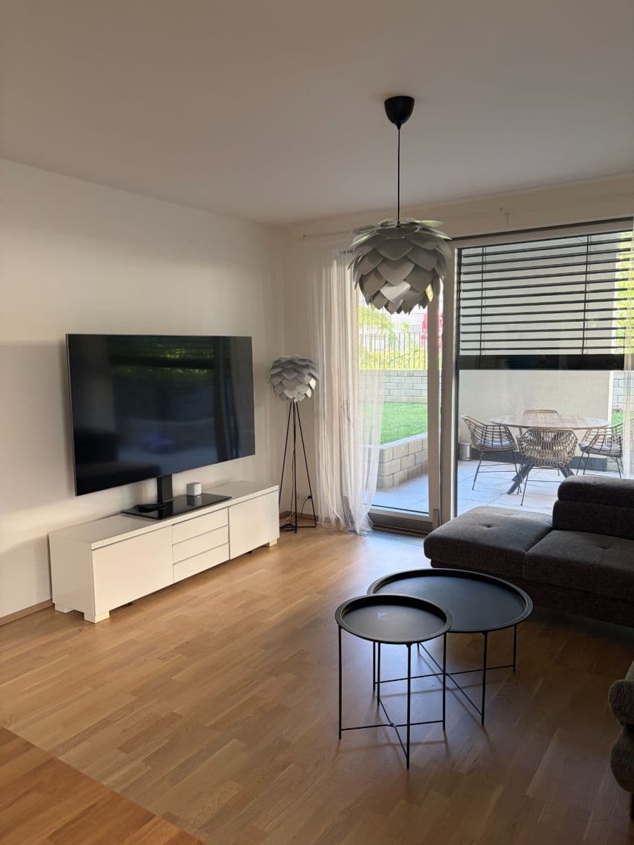 Prenájom bytu 3-izbový 104 m², Nuselská, Praha, Praha Prenájom bytu 3-izbový 104 m², Nuselská, Praha, Praha
