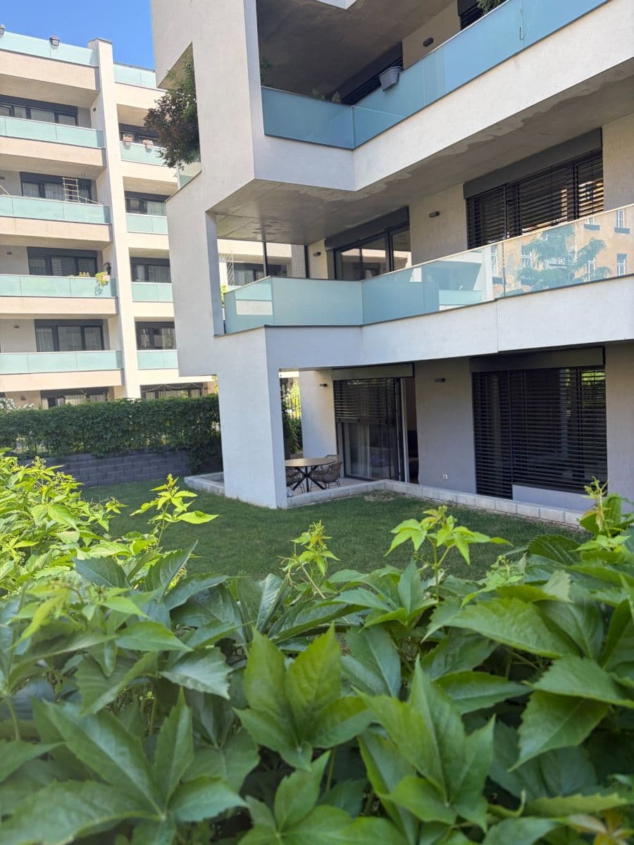 Prenájom bytu 3-izbový 104 m², Nuselská, Praha, Praha Prenájom bytu 3-izbový 104 m², Nuselská, Praha, Praha