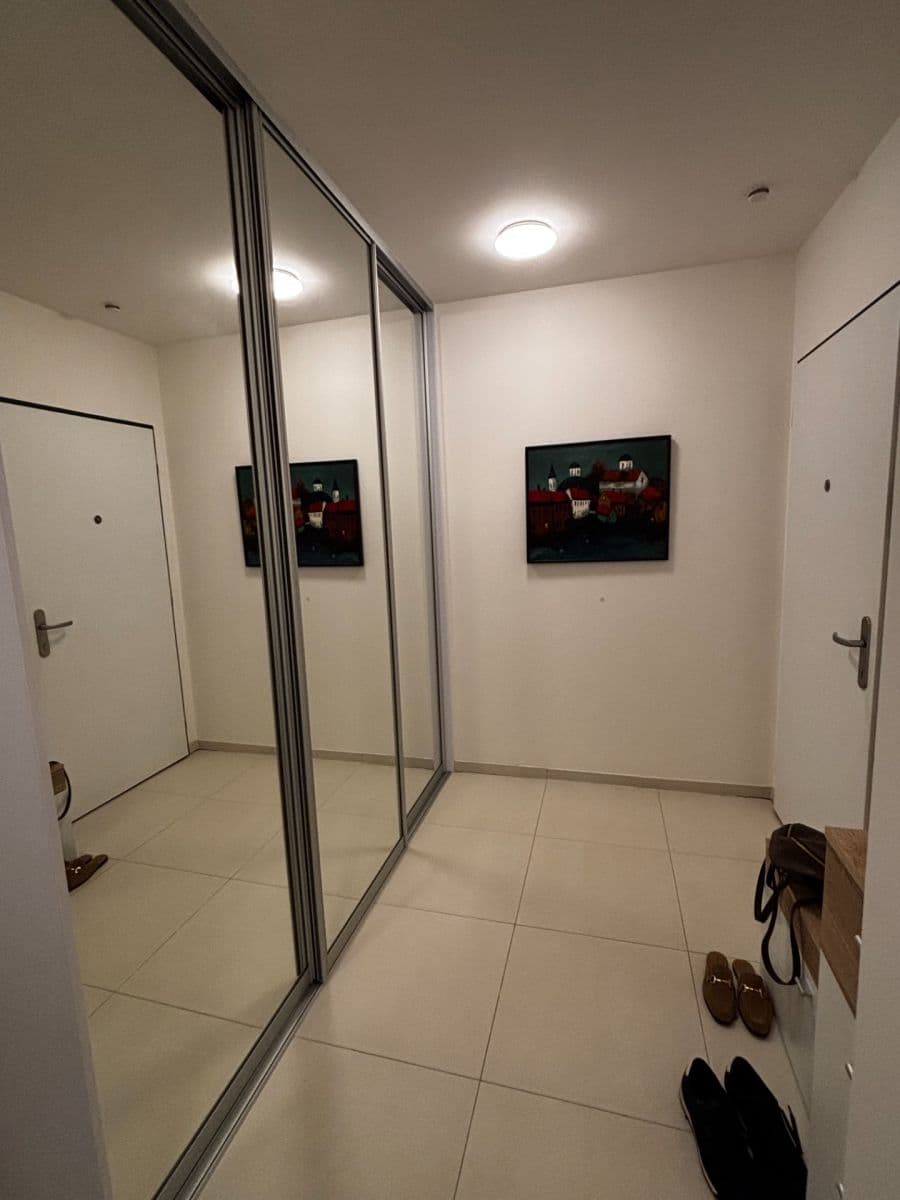 Prenájom bytu 3-izbový 104 m², Nuselská, Praha, Praha Prenájom bytu 3-izbový 104 m², Nuselská, Praha, Praha