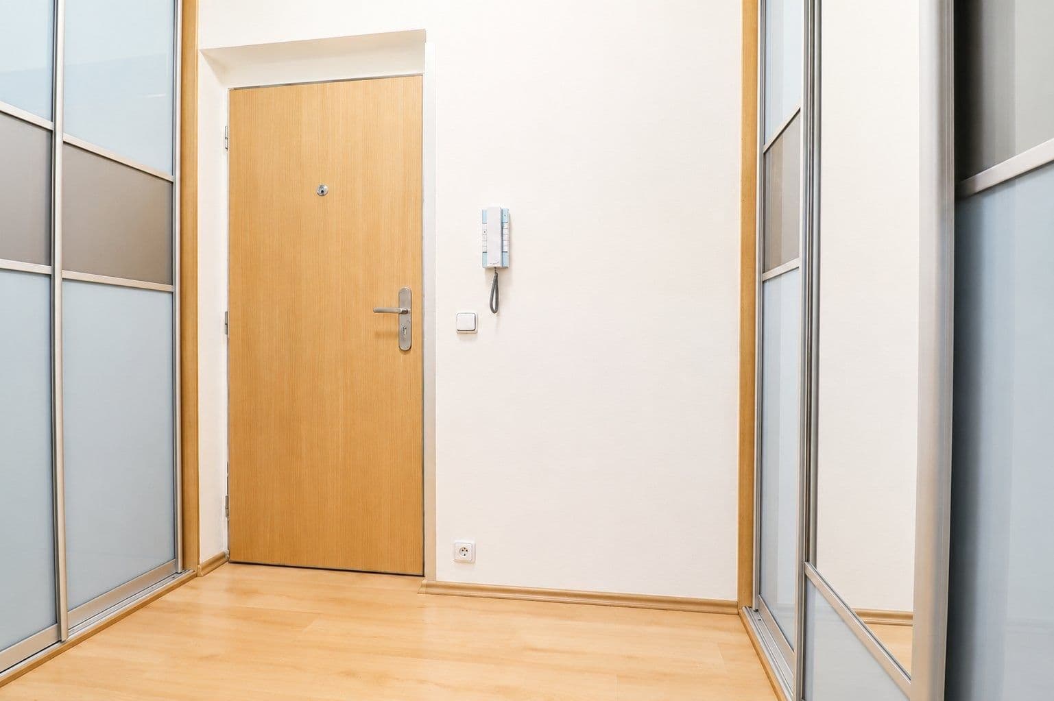 Prenájom bytu 2-izbový 43 m², Vladycká, Praha, Praha Prenájom bytu 2-izbový 43 m², Vladycká, Praha, Praha
