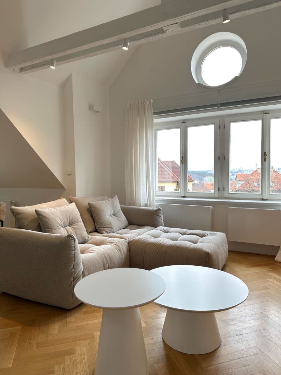 Prenájom bytu 3-izbový 144 m², Benešovská, Praha, Praha Prenájom bytu 3-izbový 144 m², Benešovská, Praha, Praha
