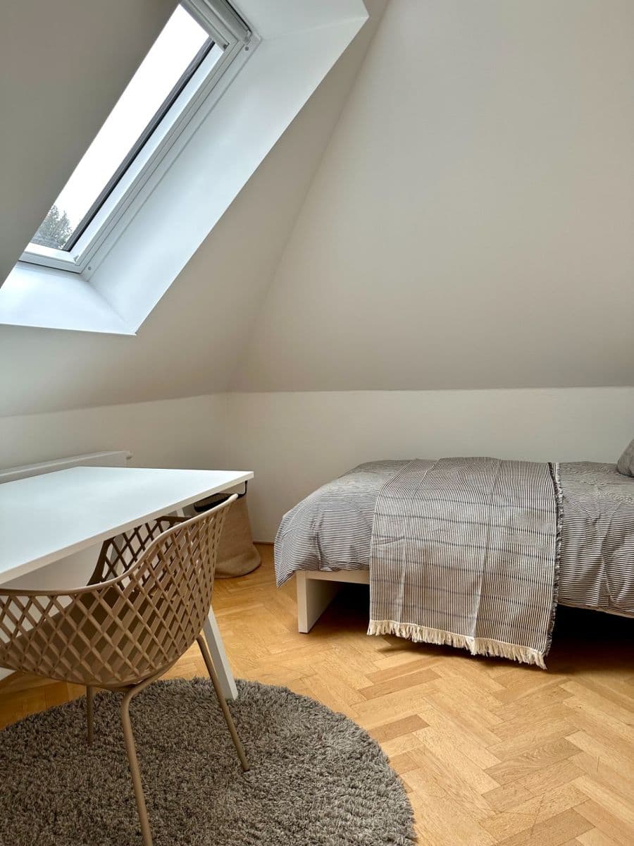 Prenájom bytu 3-izbový 144 m², Benešovská, Praha, Praha Prenájom bytu 3-izbový 144 m², Benešovská, Praha, Praha