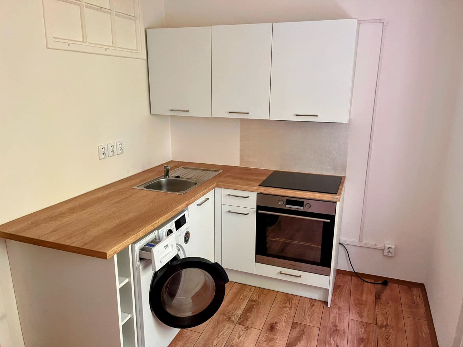 Predaj bytu 1-izbový 30 m², Kyjevská, Plzeň, Plzeňský kraj Predaj bytu 1-izbový 30 m², Kyjevská, Plzeň, Plzeňský kraj