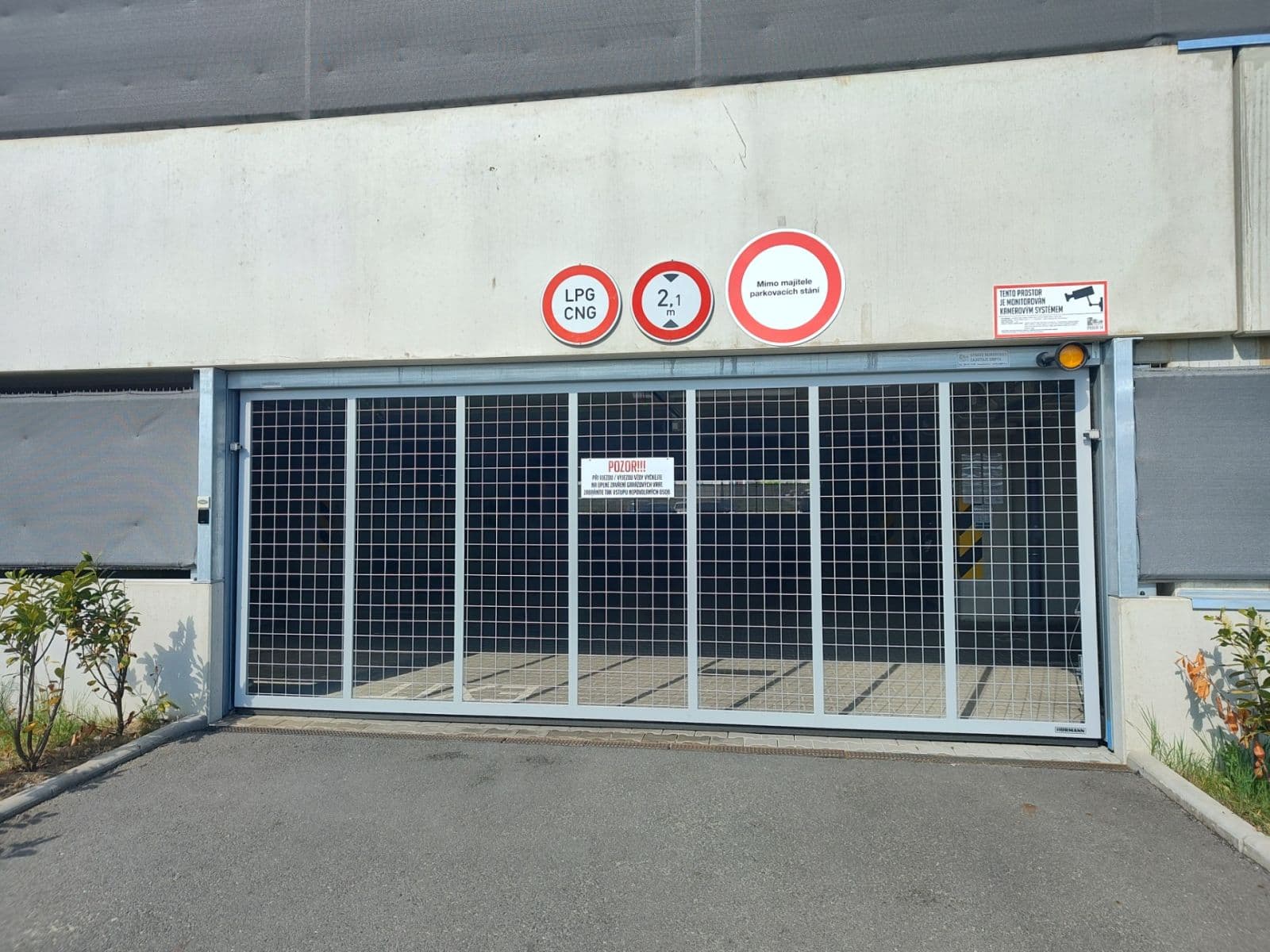 Prenájom garáže 17 m², Bryksova, Praha, Praha Prenájom garáže 17 m², Bryksova, Praha, Praha